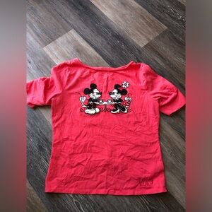 Disney Red/Pink Short Sleeve Tee with Mickey and Minnie Valentines Theme Large